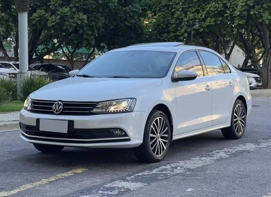 VOLKSWAGEN JETTA 2.0 TSI HIGHLINE 211CV GASOLINA 4P TIPTRONIC VOLKSWAGEN JETTA 2.0 TSI HIGHLINE 211CV GASOLINA 4P TIPTRONIC